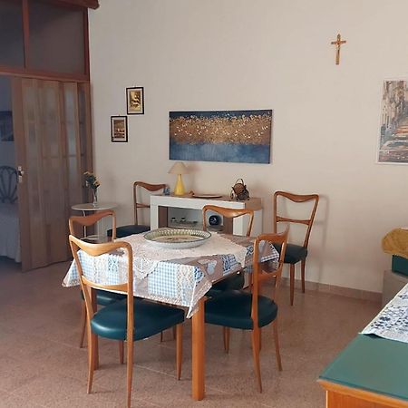 הוילה Cava dʼAliga Casa Fronte Mare Puro Relax מראה חיצוני תמונה